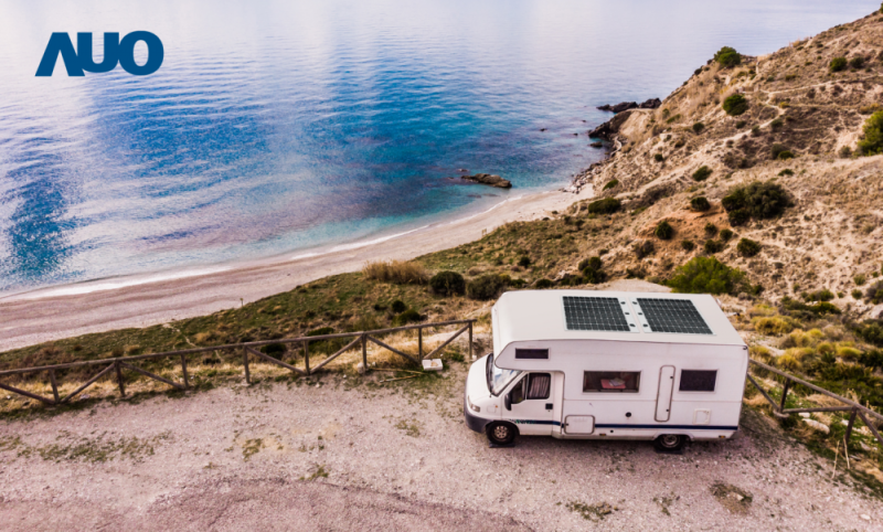 「可撓輕量化太陽光電板SunCurva」使用輕量特殊耐候型複合板取代傳統太陽能板的玻璃前板，不僅降低70%重量，每米平方僅3Kg；具有抗衝擊性能及通過電磁相容性測試，可應用於交通運輸工具，如露營車、遊艇等